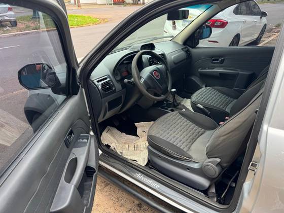 FIAT STRADA 1.8 MPI ADVENTURE CE 16V FLEX 2P MANUAL